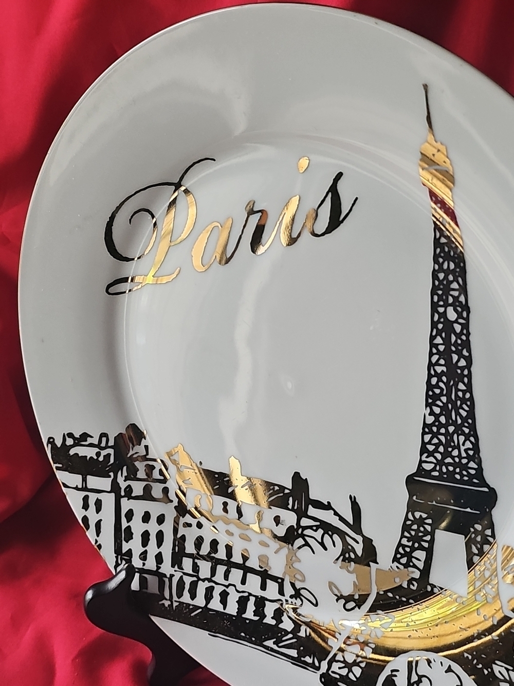 Ciroa Luxe White Round Plate with Gold Metallic Accent Paris Eiffel Design